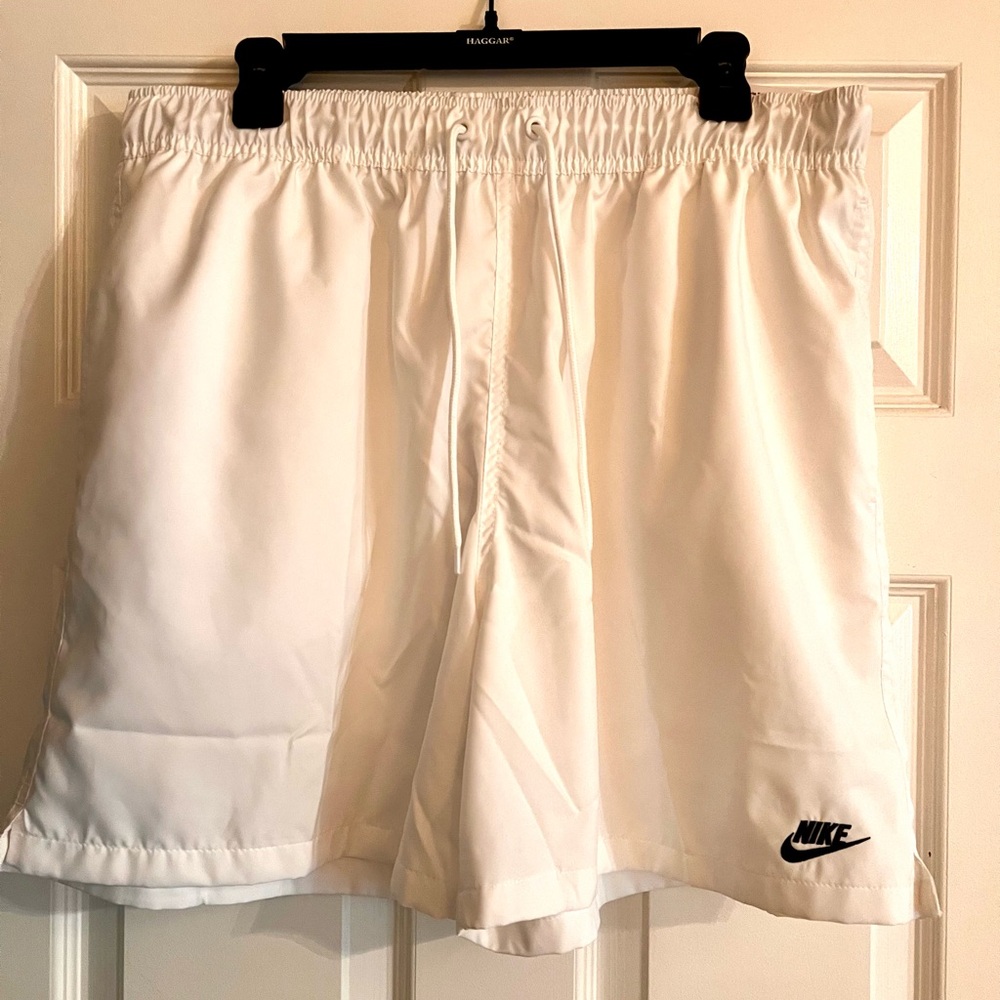 Nike Club Woven Flow Shorts Men Large White Standard Fit Above Knee